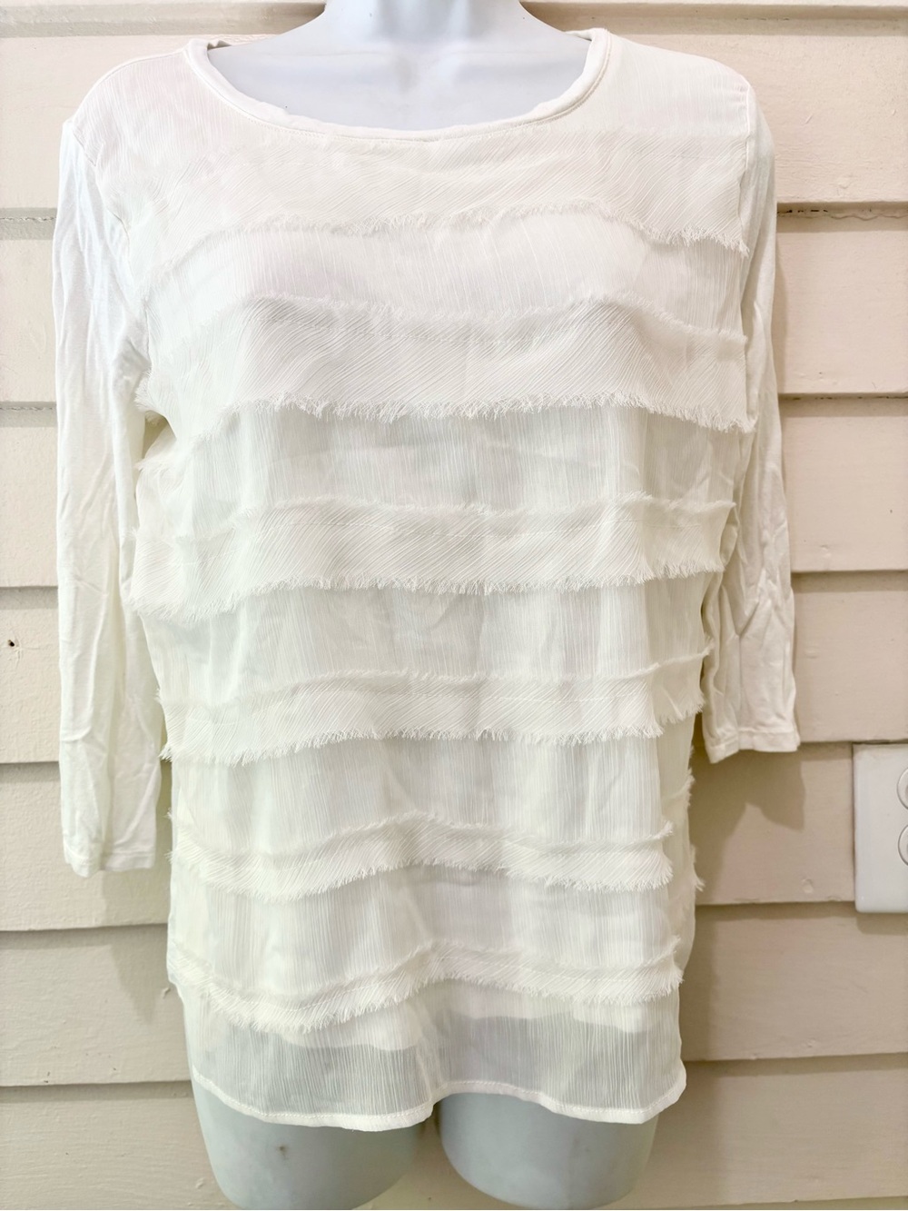 🔥5 for $25🔥 Halo White Ruffled 3/4 Length Sleeve Top